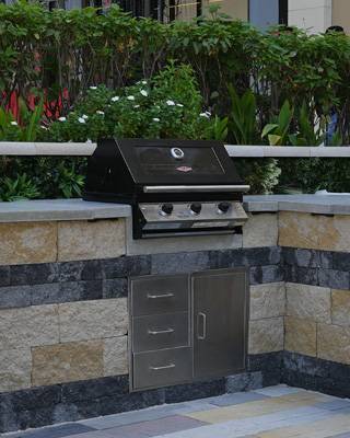 Outdoor Kitchen